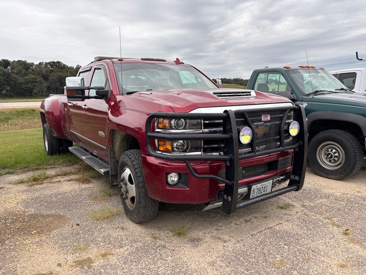 2019-chevrolet-silverado-3500hd-image-3