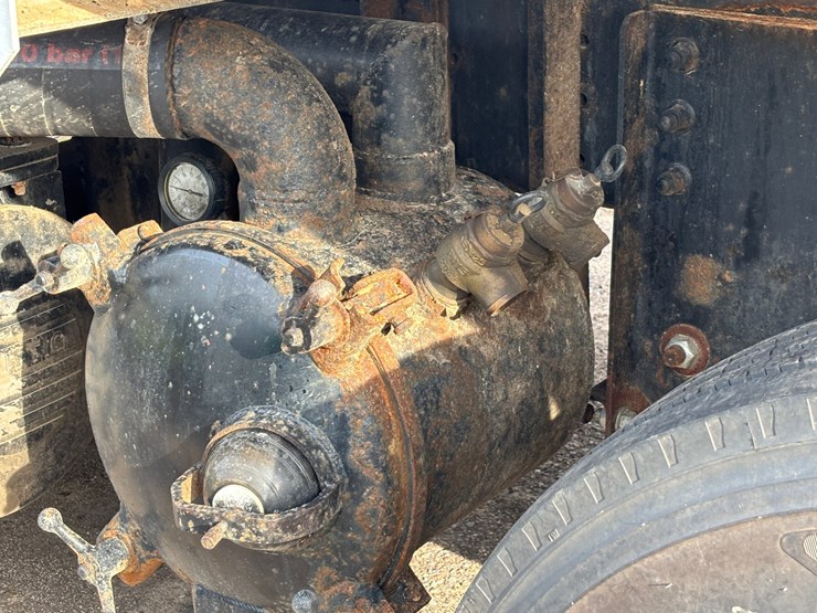 #1203-•-2004-mack-cv713-vacuum-pump-truck-(has-wi-title)-image-39