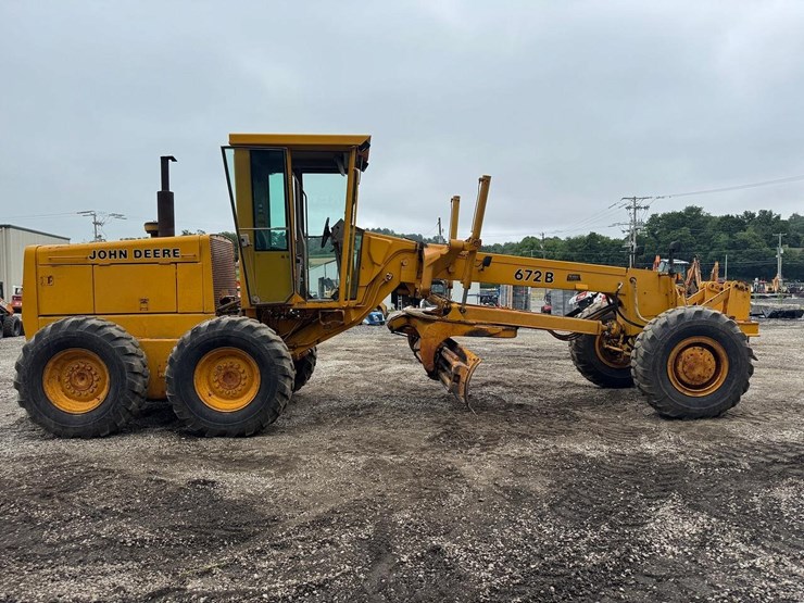 deere-672b-image-6