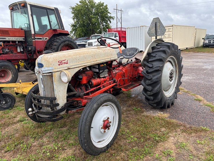 ford-8n-image-1