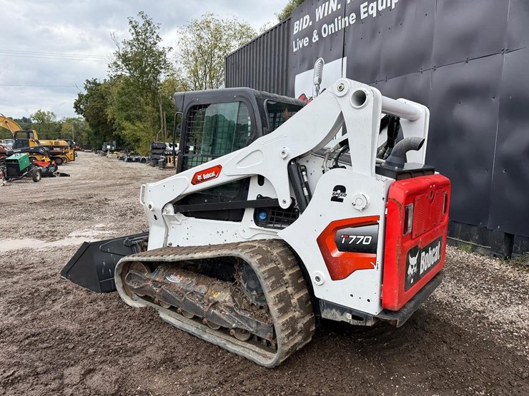 2024-bobcat-t770-image-2