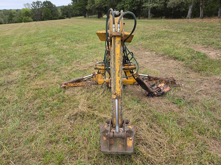 #25268-•-international-3082-series-a-back-hoe-attachment-image-11