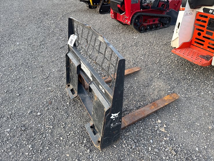 #2092-•-bobcat-36"-mini-skid-steer-pallet-forks-image-2