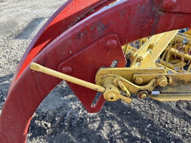 new-holland-256-image-9