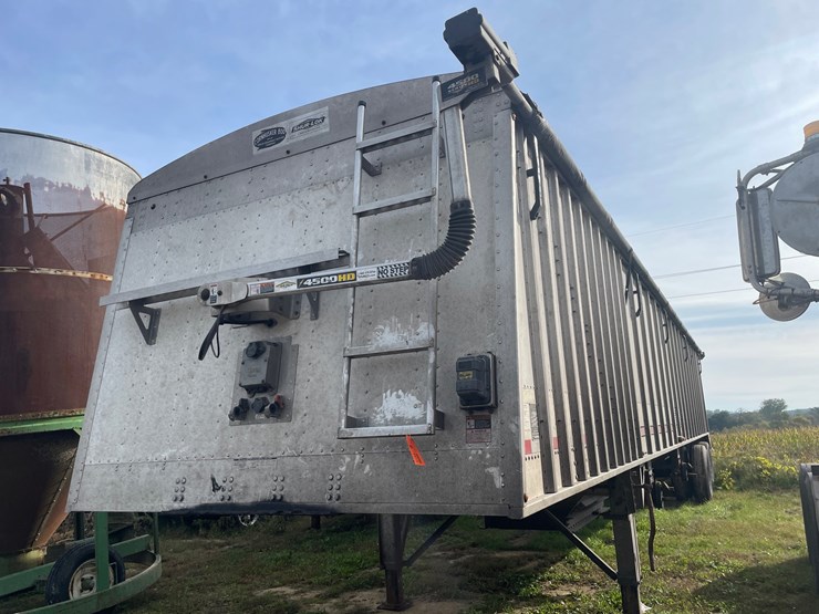 2020-cornhusker-hopper-bottom-image-1