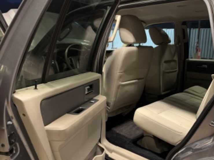 2014-ford-expedition-image-26
