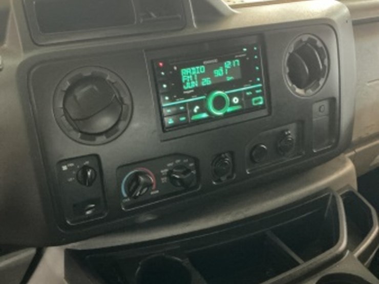 2009-ford-cargo-image-22