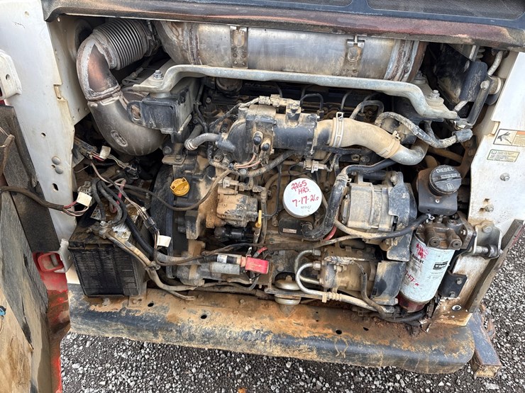 2020-bobcat-t770-image-10