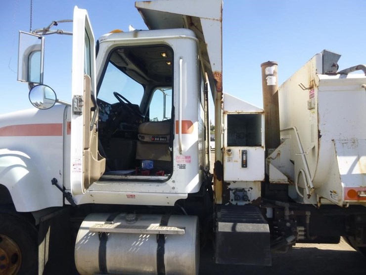 2008-international-df557-t/a-dump-truck-image-7