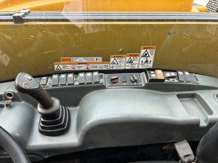 caterpillar-th255-image-26