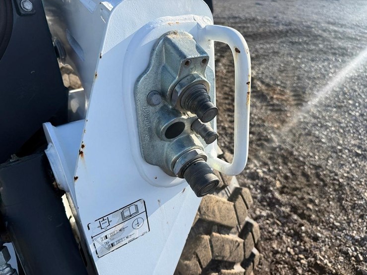 2018-bobcat-s550-image-11