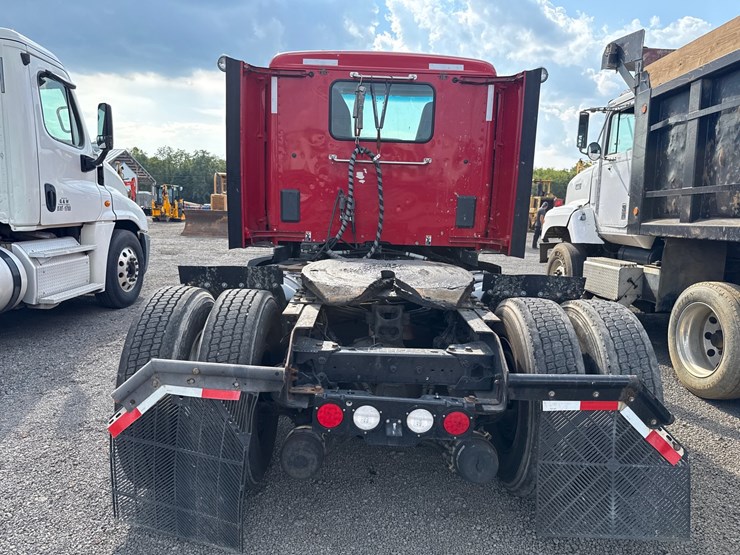 2019-kenworth-t680-image-8