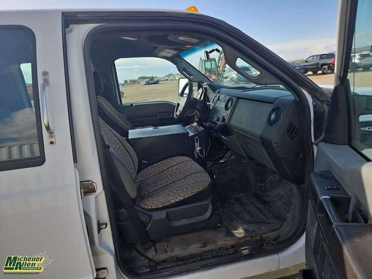 2011-ford-f550-image-16