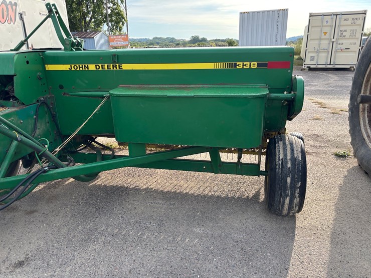 john-deere-338-image-7