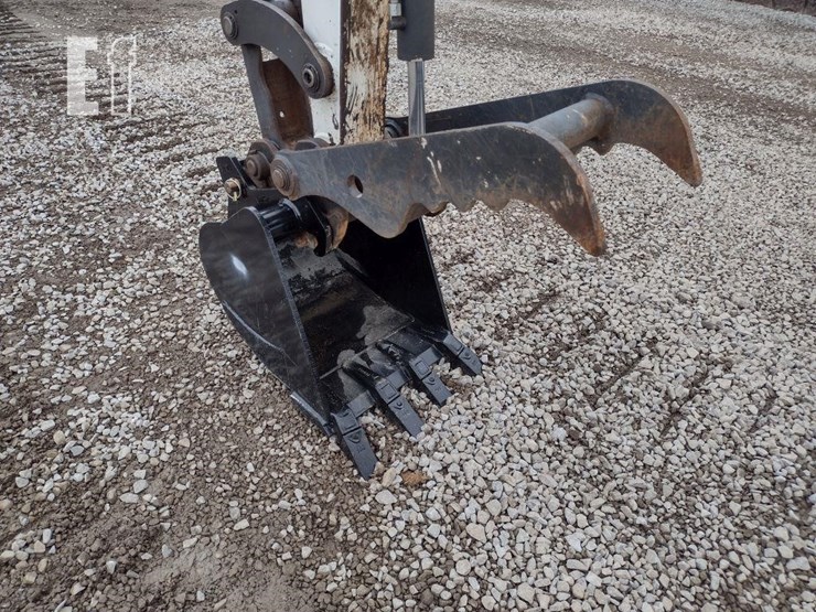 2012-bobcat-e35-image-21