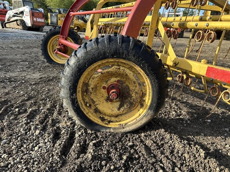 new-holland-256-image-11