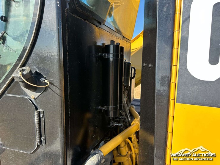 caterpillar-140m-image-68