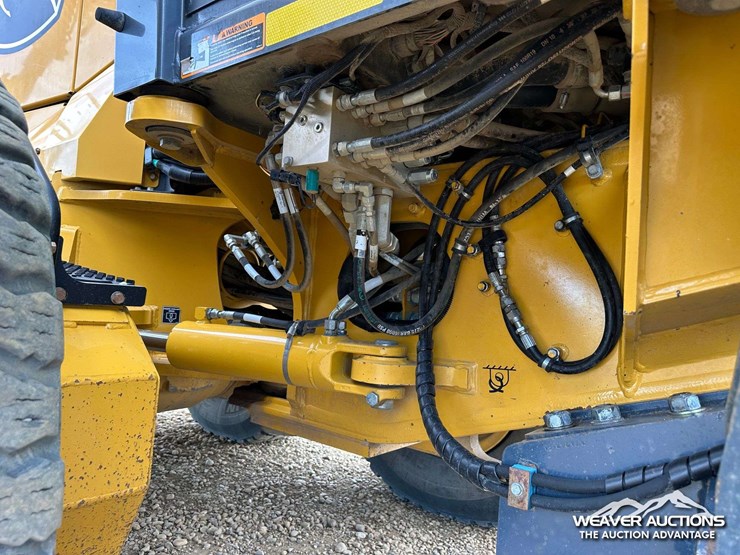 john-deere-872-image-83