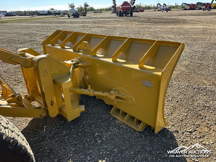 caterpillar-140m-image-40