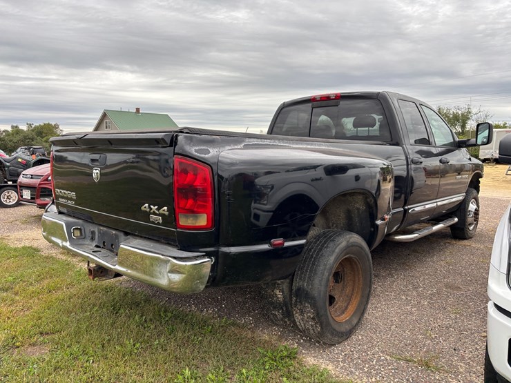 2004-dodge-3500-image-4