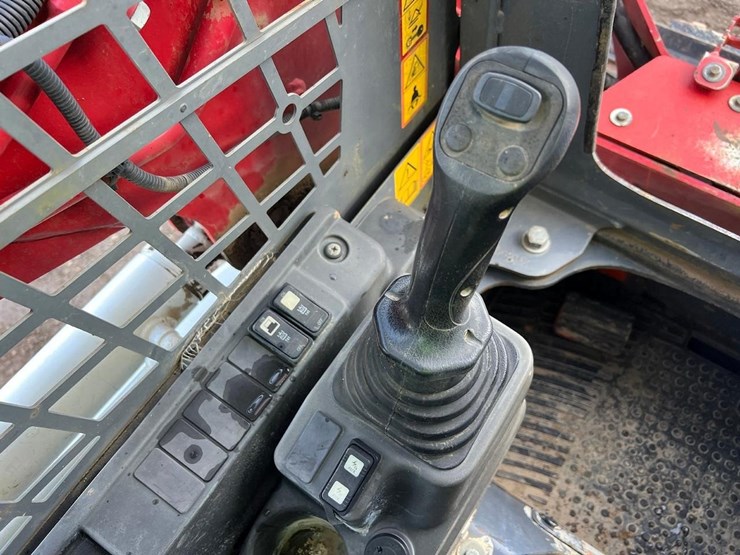2020-takeuchi-tl8-image-22