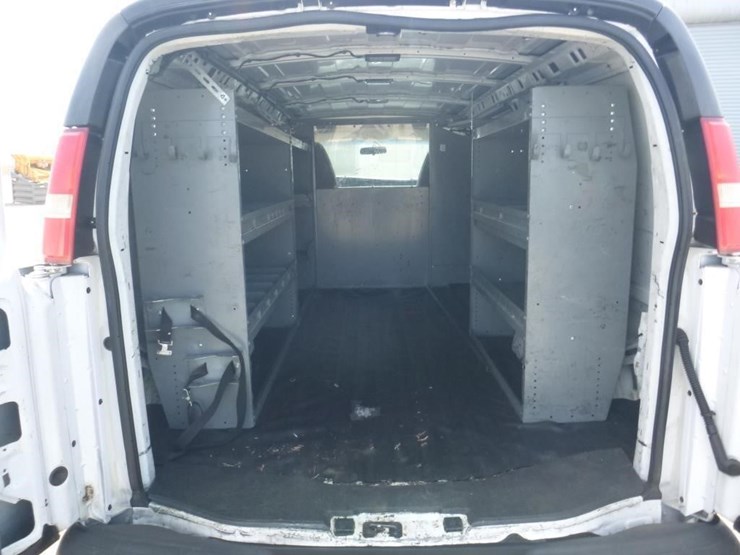 2015-chevrolet-express-2500-image-8