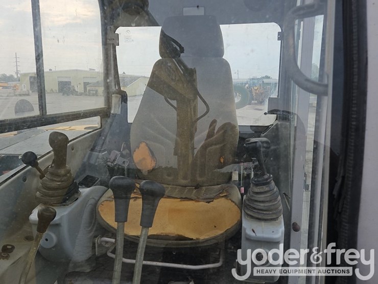 2008-neuson-8003-image-32