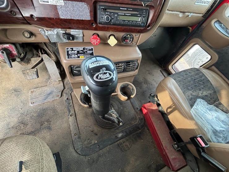 #1203-•-2004-mack-cv713-vacuum-pump-truck-(has-wi-title)-image-20