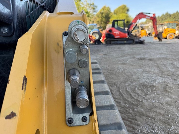2024-caterpillar-265-image-11