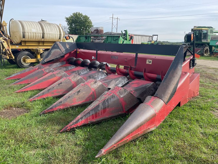 case-ih-1063-image-1