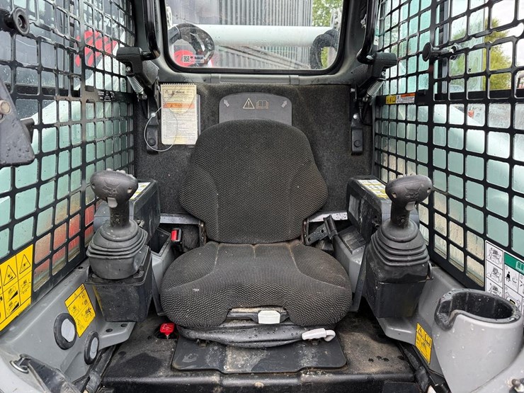 2024-bobcat-t770-image-19