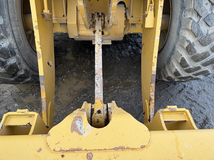 2017-caterpillar-930m-image-10
