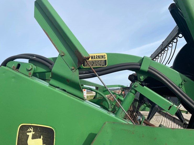 john-deere-216-image-14