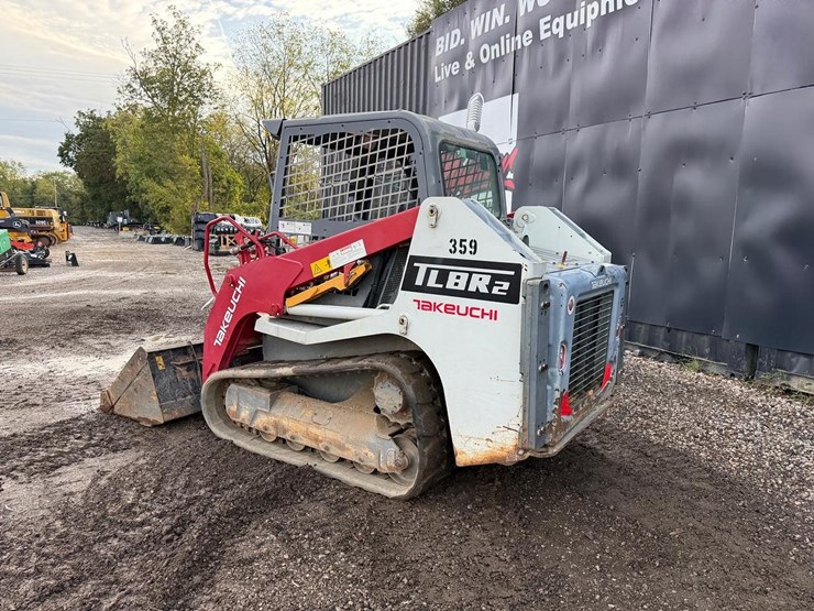 2020-takeuchi-tl8-image-2