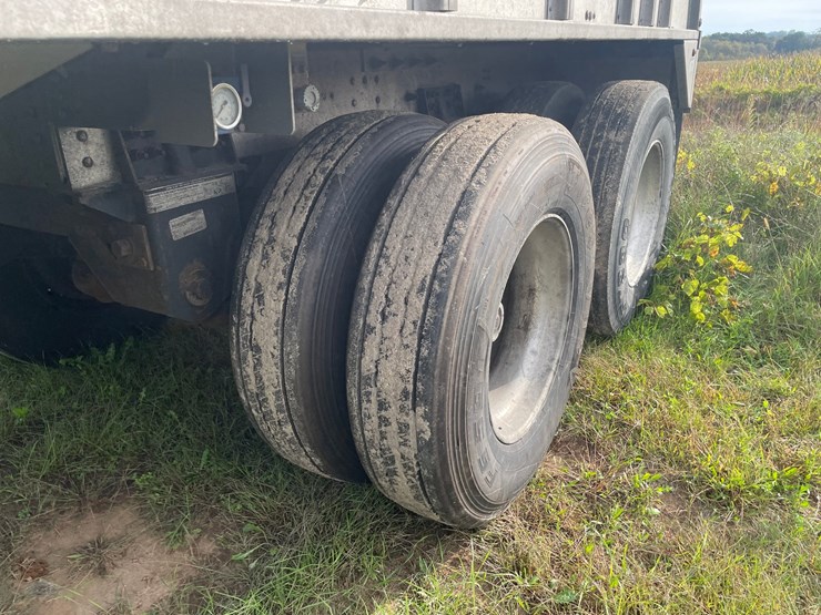 2020-cornhusker-hopper-bottom-image-18