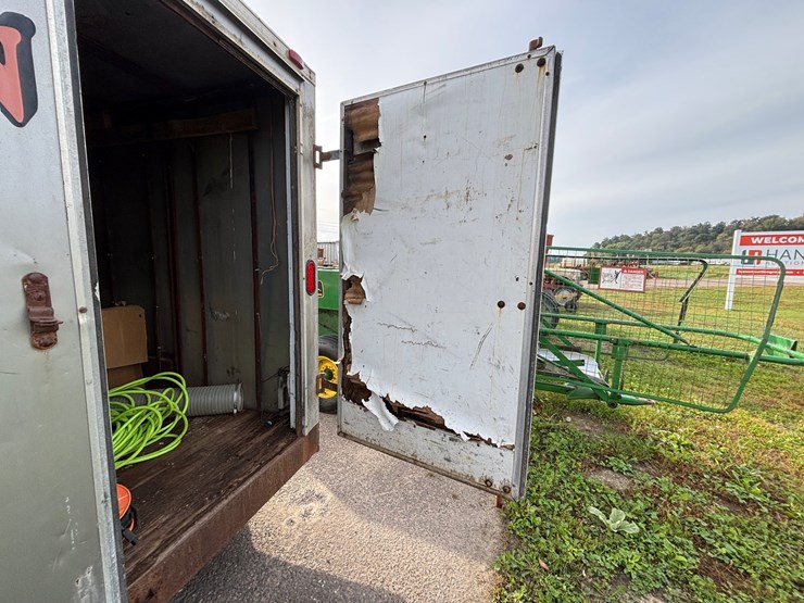 #1320-•-enclosed-cargo-trailer-with-blow-in-insulation-business-equipment-(no-title)-image-8