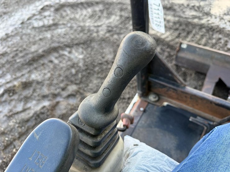 2005-bobcat-331g-image-26