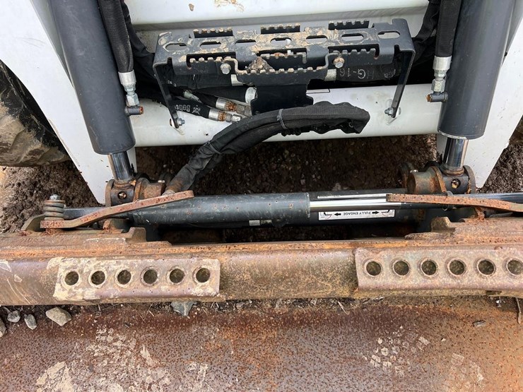 2018-bobcat-s570-image-12