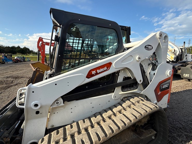 2025-bobcat-t650-image-12
