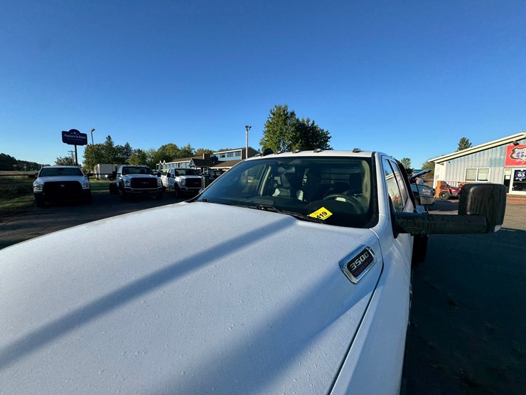 2020-dodge-3500-image-9