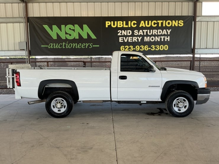 2005-chevrolet-silverado-2500hd-image-1
