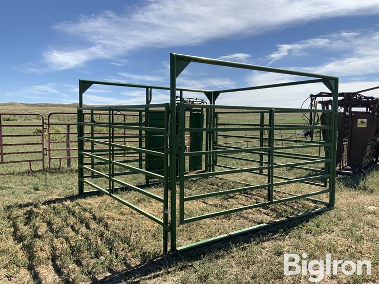 powder-river-calving-pen-w/self-catch-head-catch-image-7