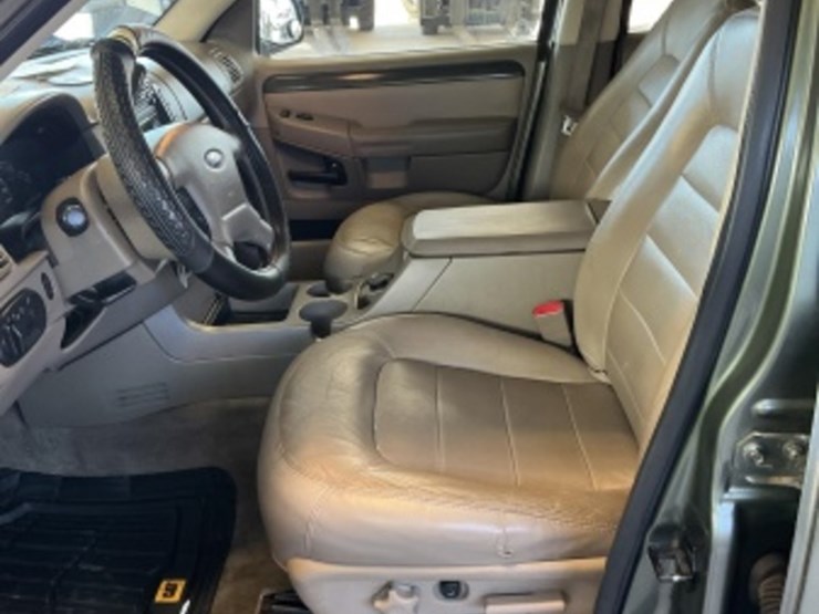 2002-ford-explorer-image-21