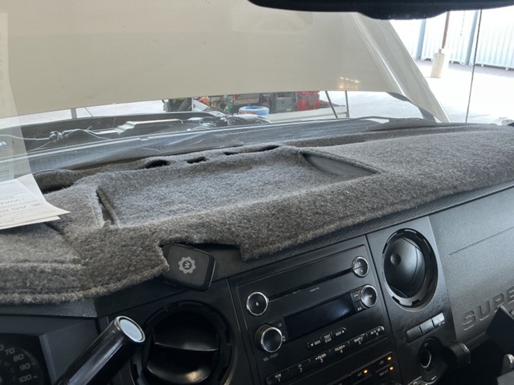 2015-ford-f550-image-18
