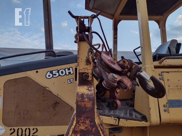 2000-deere-650h-lt-image-24