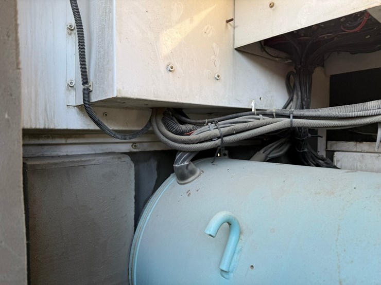 #3501-•-whisperwatt-dca-1651v-towable-generator-image-30
