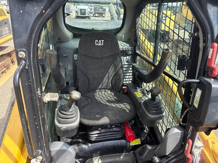 caterpillar-299d2-xhp-image-12