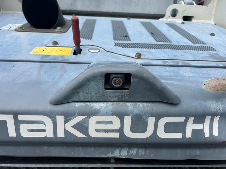 2021-takeuchi-tl8-image-5