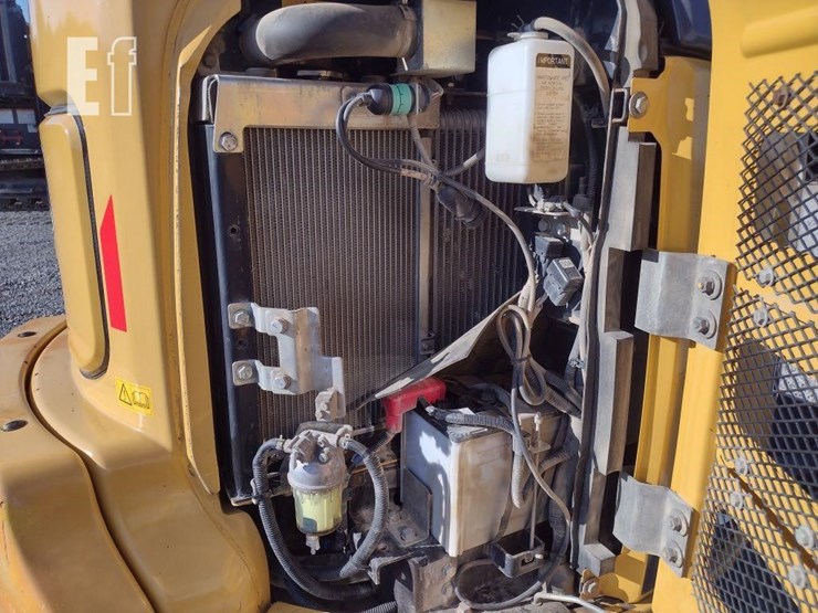 2021-deere-35g-image-33
