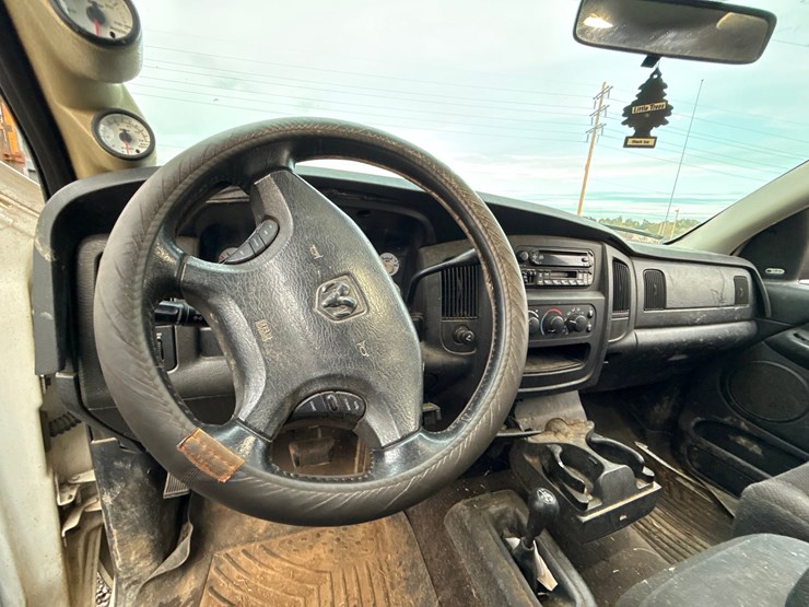 2003-dodge-3500-image-18